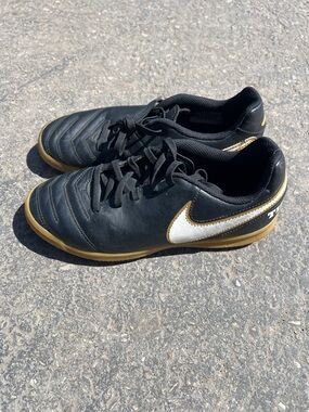 Nike Tiempo X Youth Size 3.5Y Black Gold Indoor Soccer Shoes